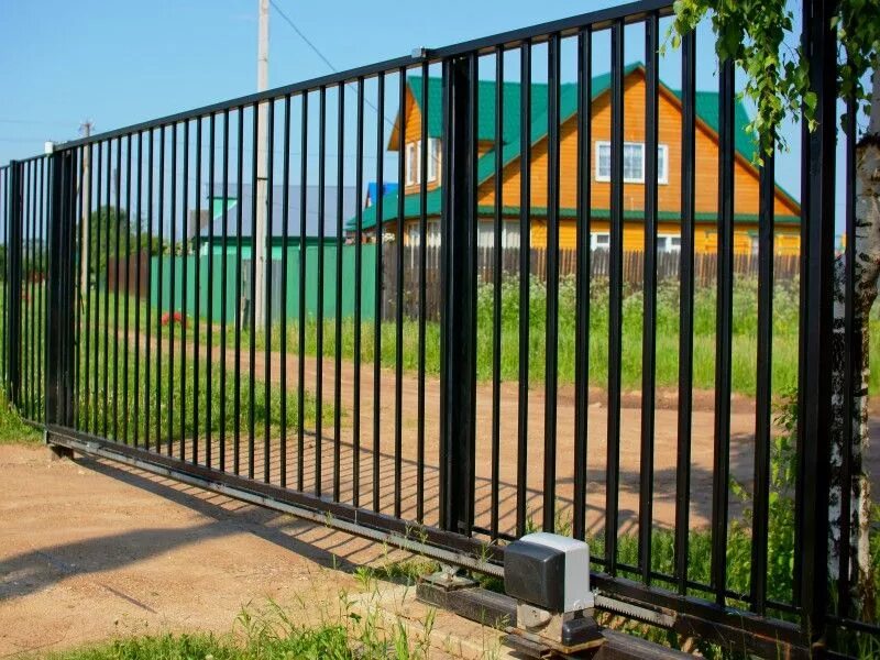 Забор из 20 трубы. Ворота 3д забор из трубы 60х60. ворота из профильной трубы 20х20. сварной забор из профиля. железный забор из профиля.