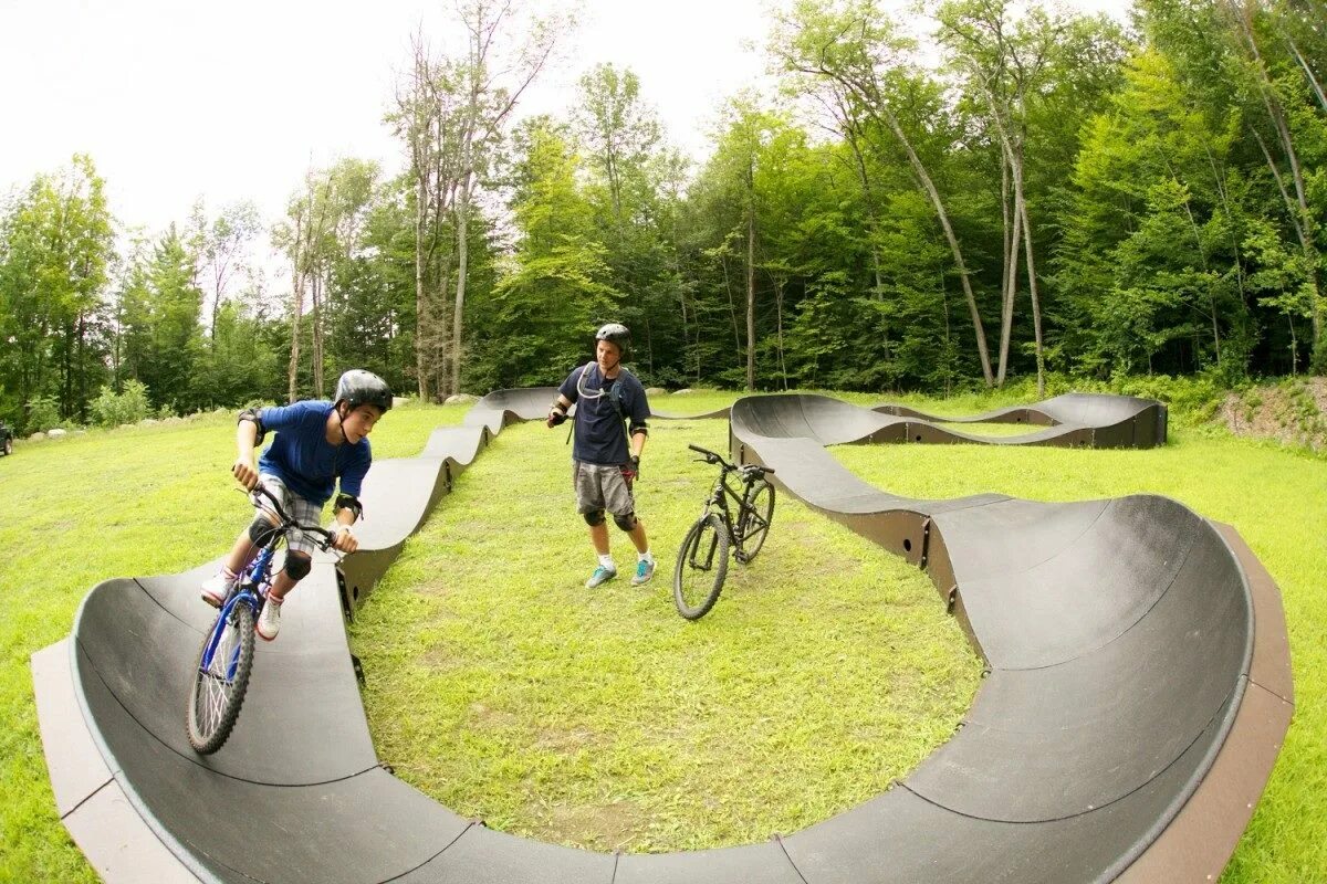 Памп трэк. Памп трек металлострой. Памп трек на цветном бульваре. Велосипедная дорожка памп трек. Асфальтовый памп трек.