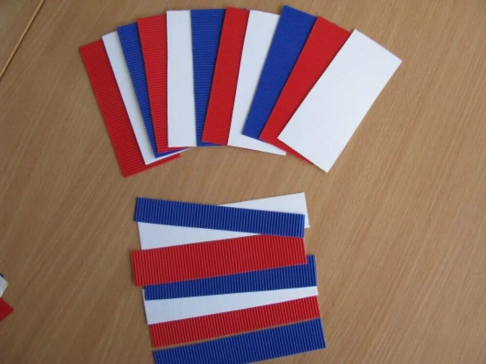 Дидактическая игра флаг. Символика россии флаг. Дидактическиеиигры по патриотическому воспитанию. Дидактическая игра флаг. Флаг россии разрезной.