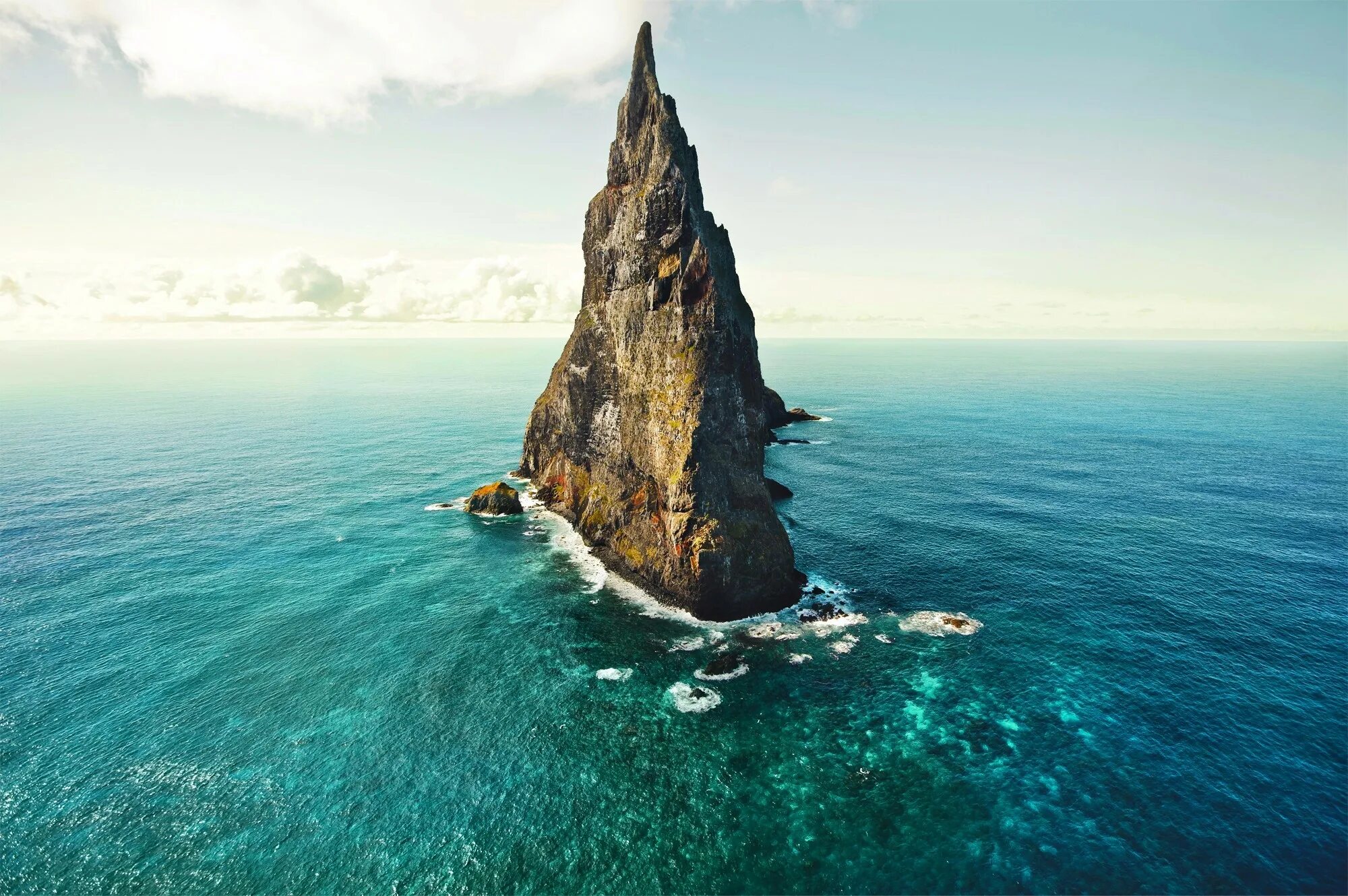 Самая высокая гора в море
