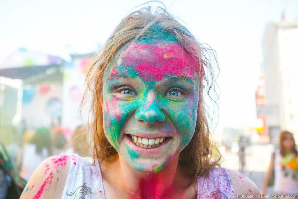 Фестиваль красок colorfest. Фестиваль красок холи. Краска холи. Colorfest спб 2024. Colorfest спб 2024.