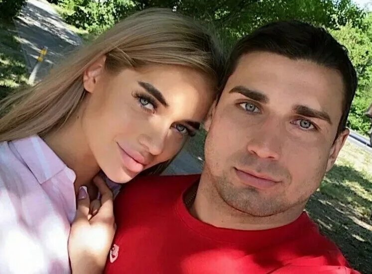 Не важно сколько мужчине лет. Сколько ее парню лет. Саша айс и кирилл феликс. Элли ди и кирилл. Сколько ее парню лет.