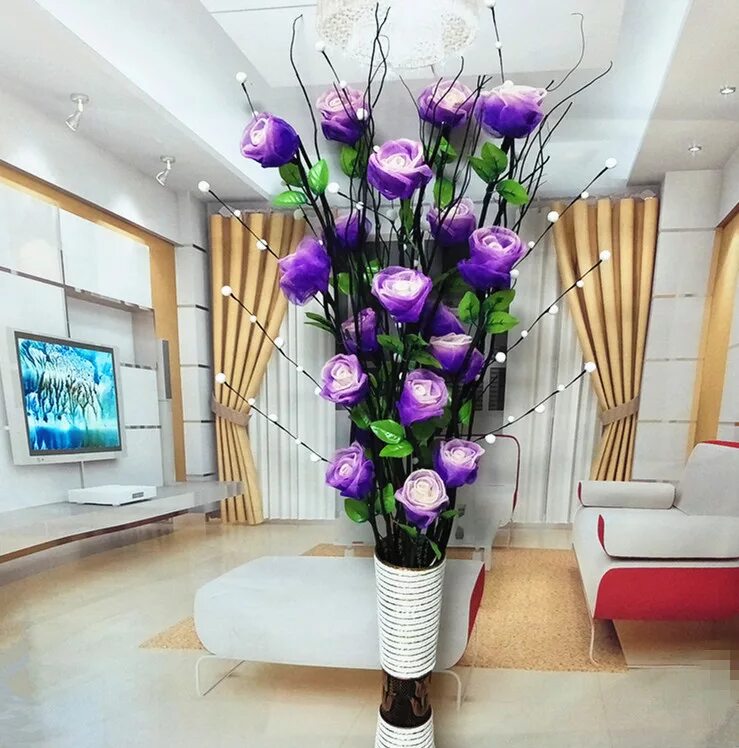 Можно ли искусственные цветы держать в квартире. Интерьерные цветы. Цветы в напольную вазу. Цветы для напольной вазы. Напольные композиции из искусственных цветов для интерьера.