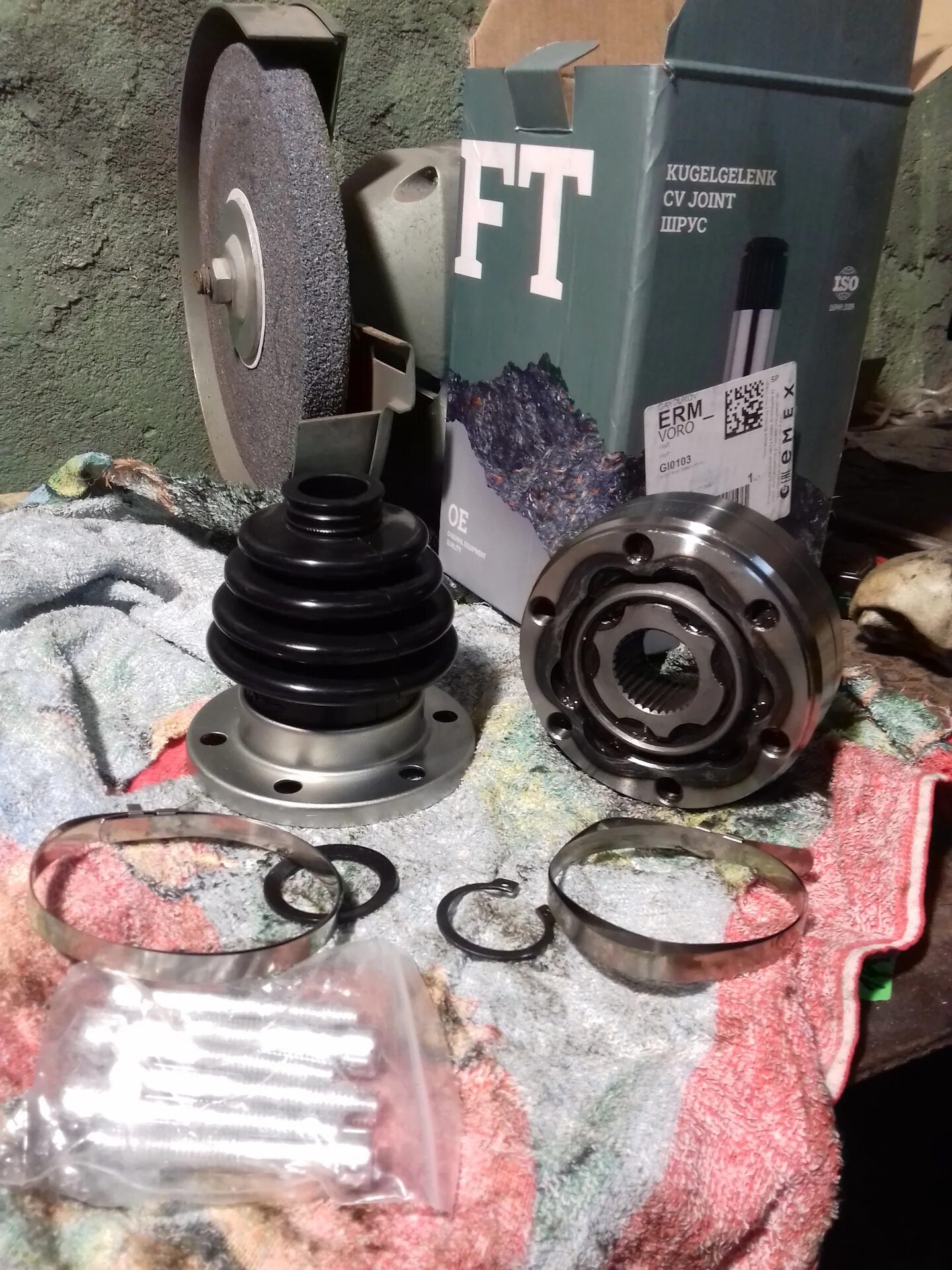 Шрус фольксваген б3. Пыльник шруса пассат б3. Шрус на наружный фольксваген пассат б6. Шрус б3. 0 tdi bkp.