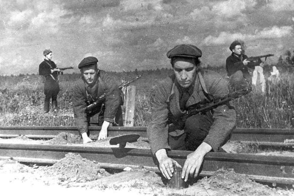 Партизанские операции в великой отечественной войне. Крымские партизаны в годы великой отечественной войны. Партизанское движение 1943. Партизаны великой отечественной. Партизанское движение 1943.