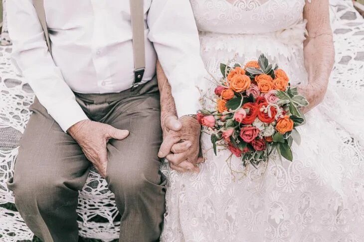 Вышла замуж в 60 лет This 86 Year Old Grandma Got Married In An Awesome Dress She Designed Herself! G