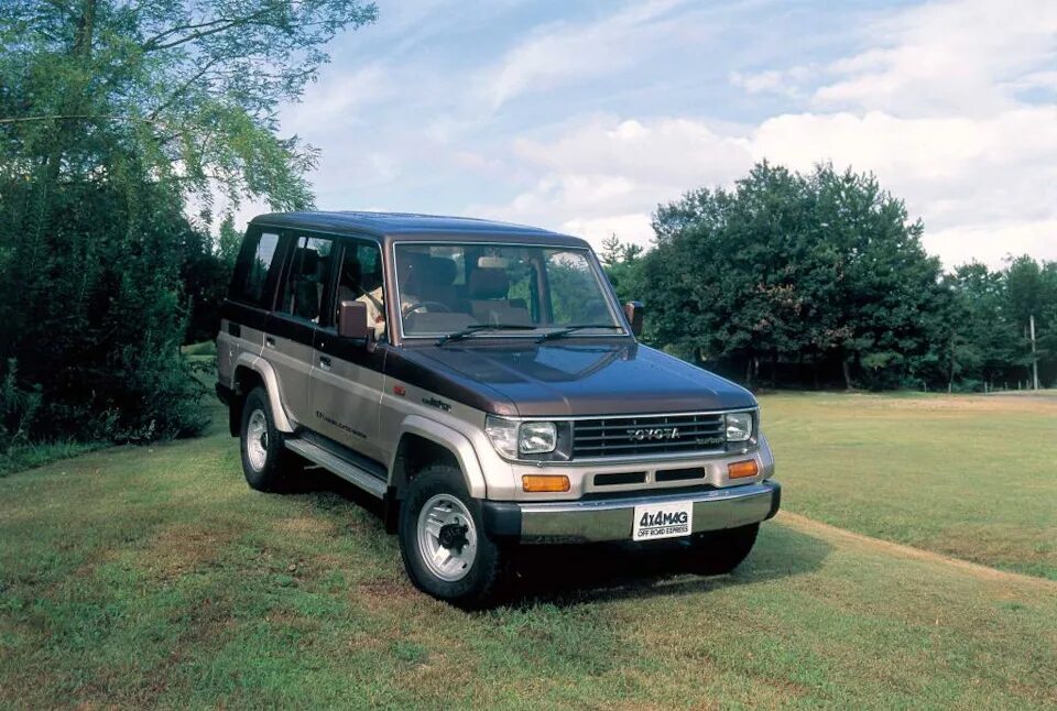 Toyota land cruiser 70. Toyota land cruiser 70 1990. Toyota ленд крузер 70. Toyota land cruiser j70. Тойота 70 годы выпуска.