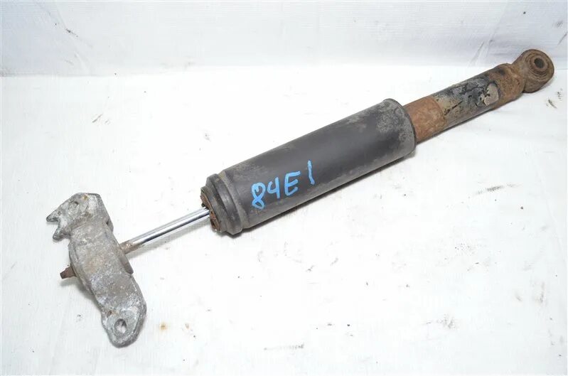 Опель инсигния задние амортизаторы. Задние стойки опель инсигния. Задний амортизатор опель инсигния 2. Опель инсигния задние амортизаторы. Задние амортизаторы опель инсигния.