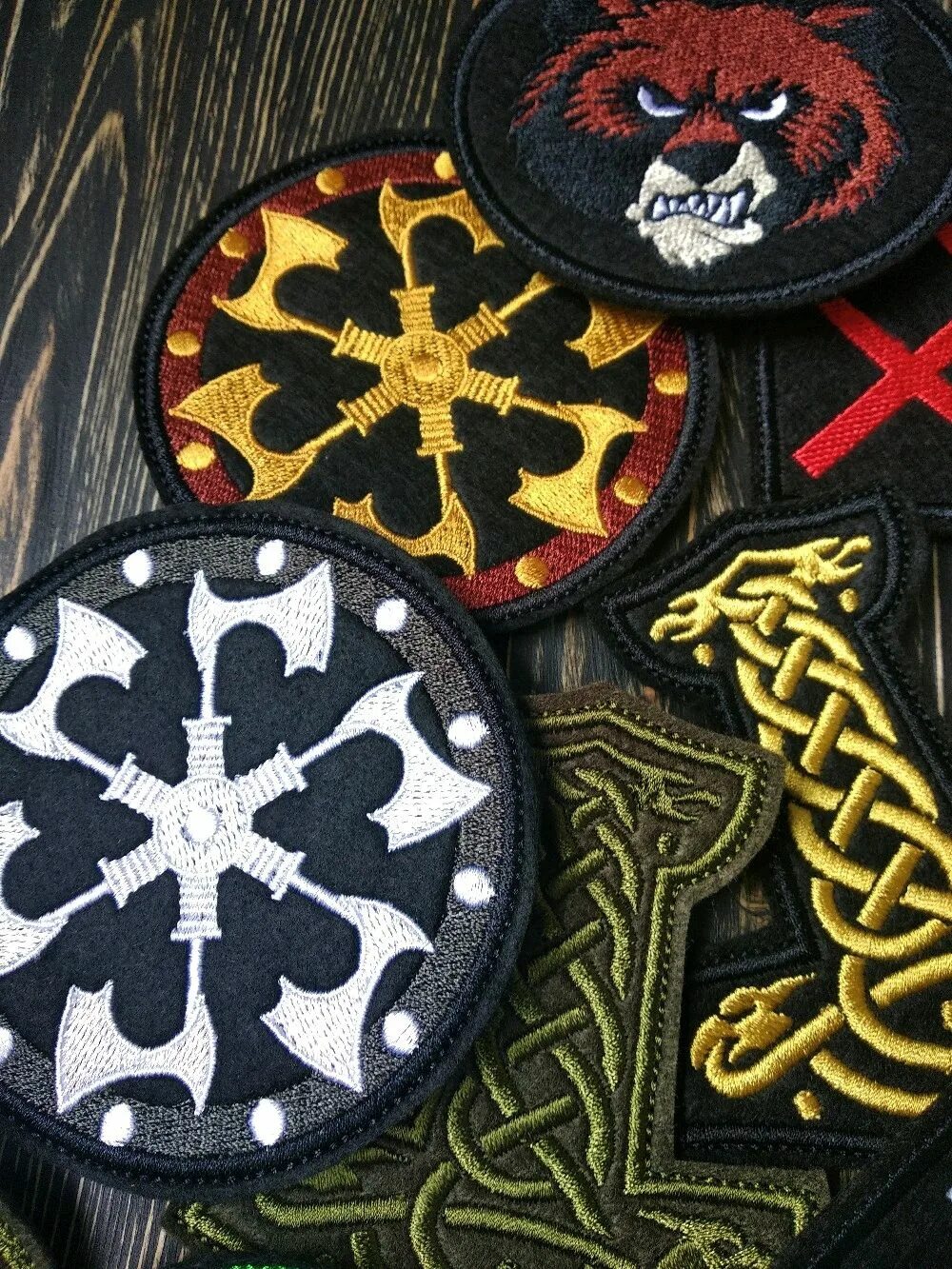 Славянские шевроны. Славянские обереги нашивки. Славянские шевроны. Славянские обереги нашивки. Шеврон (patch) "квадрат сварога".