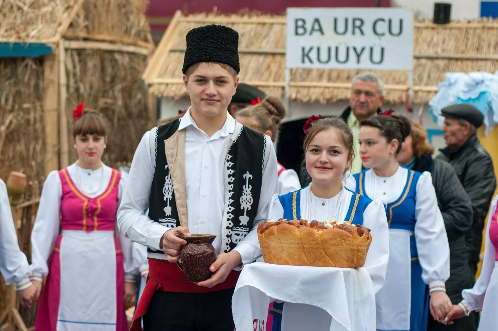 Гагауз национальность какая. Нация гагауз. гагаузия гагаузы. гагаузы и молдаване. народности молдавии гагаузы.