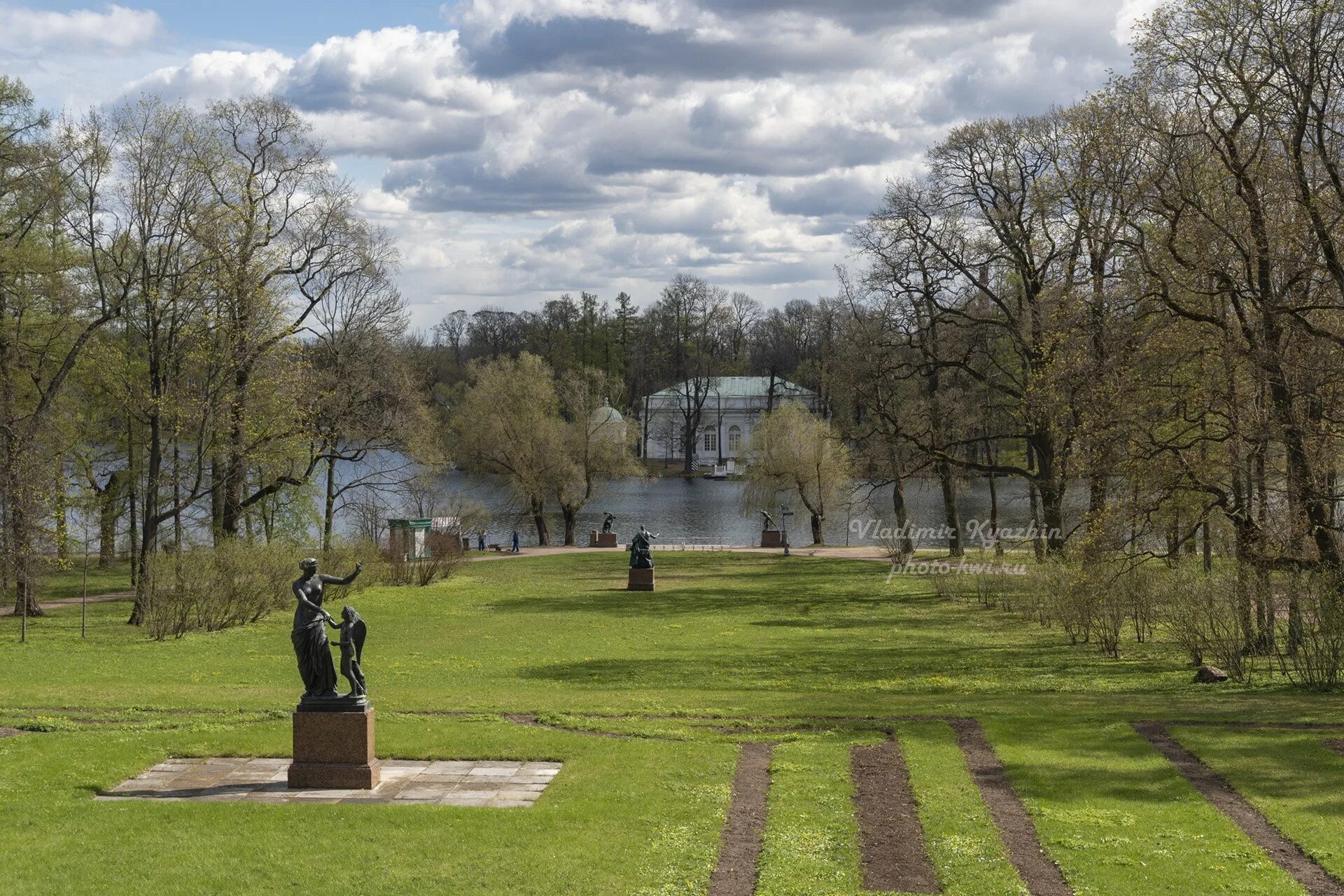 Екатерининский парк описание парка. Царское село весной. Екатерининский парк царское село. Екатерининский парк описание парка. Екатерининский сад пушкин.