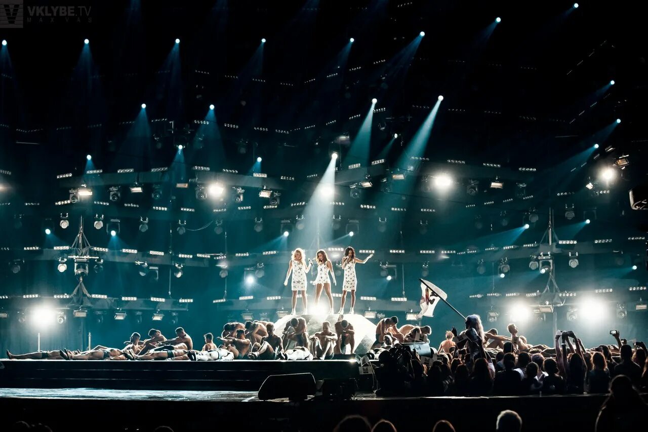 Рок бар подвал самара. Zoloto концерт. Выступление стрелка. Международный фестиваль искусств стрелка. Юбилейный воронеж концерты фото.