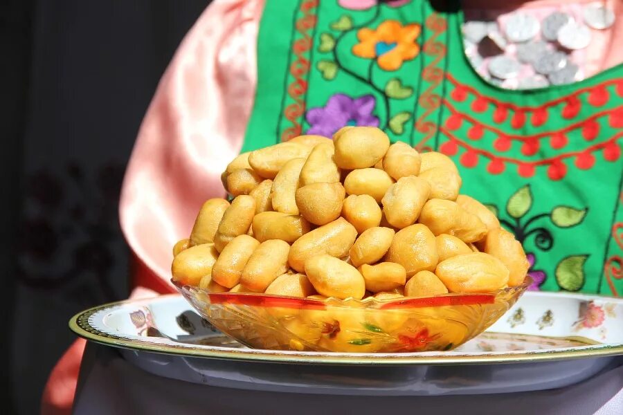 баурсак игра. песня ем казы баурсаки. казахский хлеб традиции. баурсак узбекский. песня ем казы баурсаки.