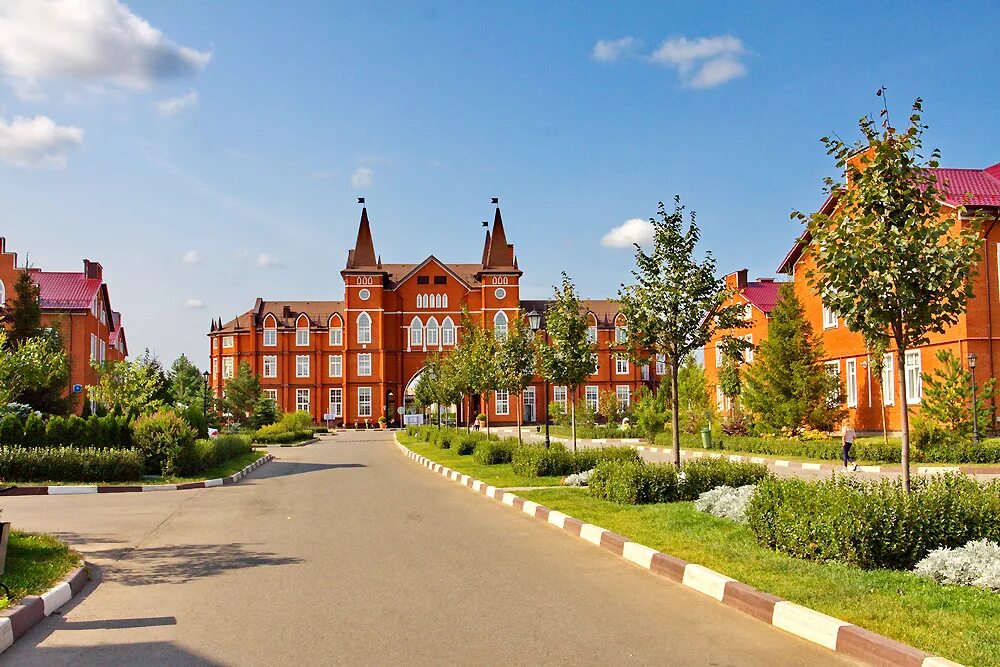 Коттедж слобода вольная кирпич. Ооо слобода эмблема. Ямская слобода завидово. Работа на слободе. Работа в слободе.