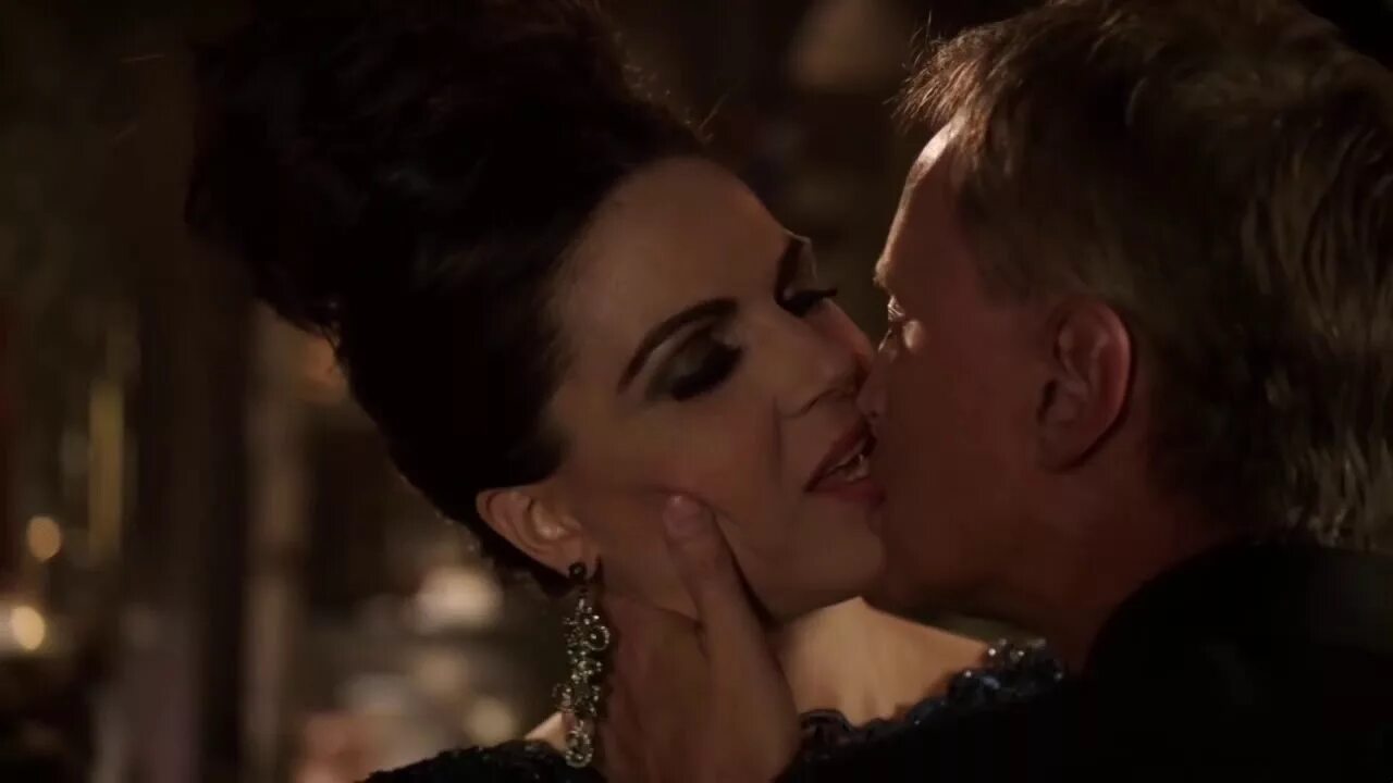 Дневник принцессы с принцем. Поцелуй королевы. Королева чорин дорама поцелуй. Целовала королева бонго. Королева чорин дорама поцелуй.