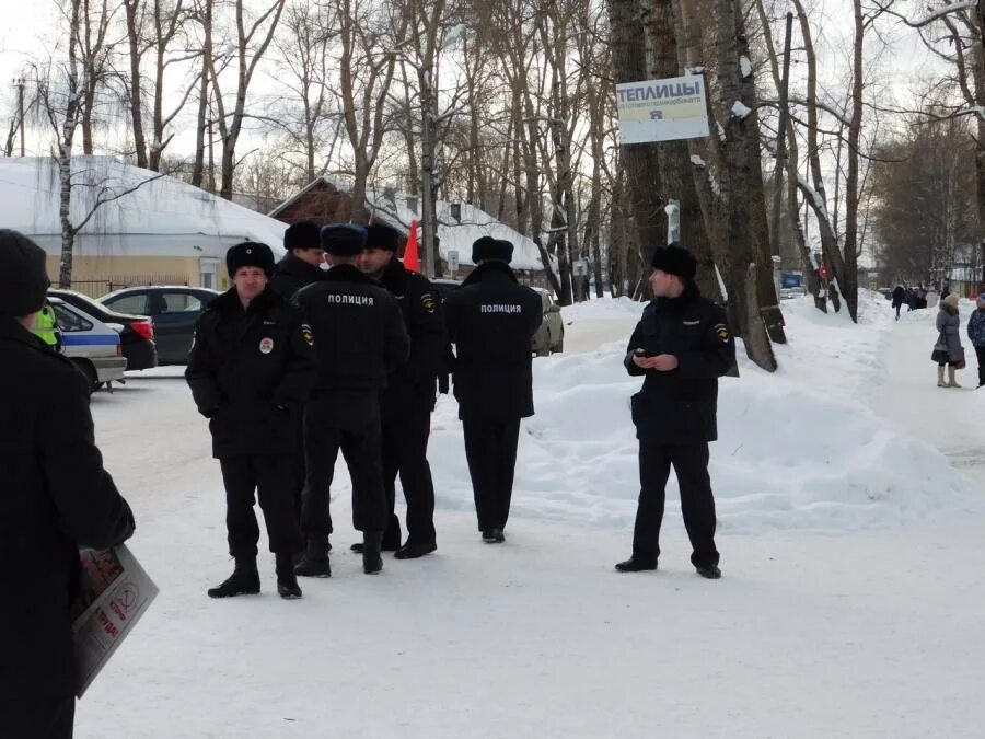 Гуфсин ик 51. Работники центра занятости населения. 51 колония. Вакансии емва. Емва республика коми.