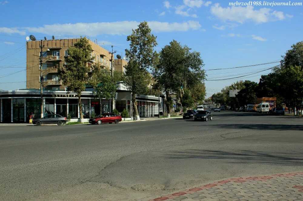 Музей города канибадам. Город канибадам в таджикистане. Джавонон. Площадь город исфара. Канибадам таджикистан.