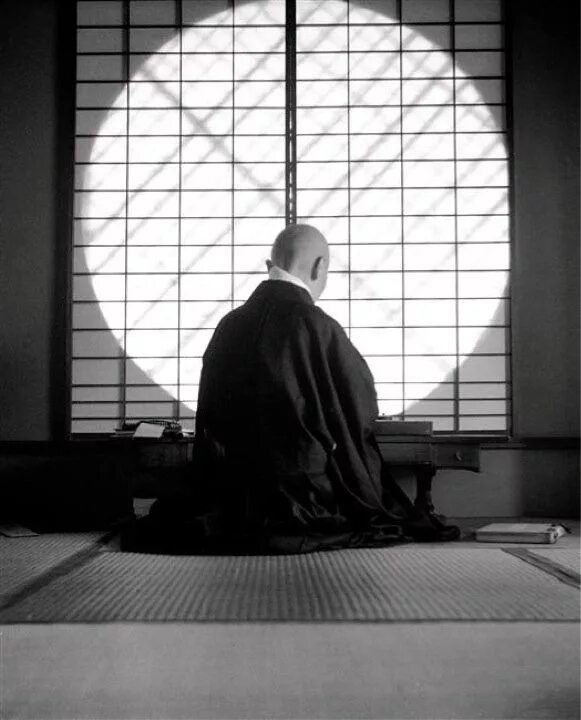 Пост 2024 для монахов. Кодо Саваки дзадзен. Дзен буддизм Самураи. Дзен монахи Япония. Японский монах.