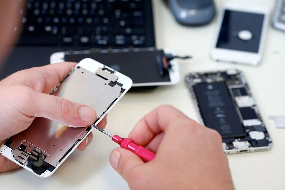 Ремонт iphone repair. Починка смартфона. Починка айфона. Починка экрана телефона. Починка телефонов айфон.