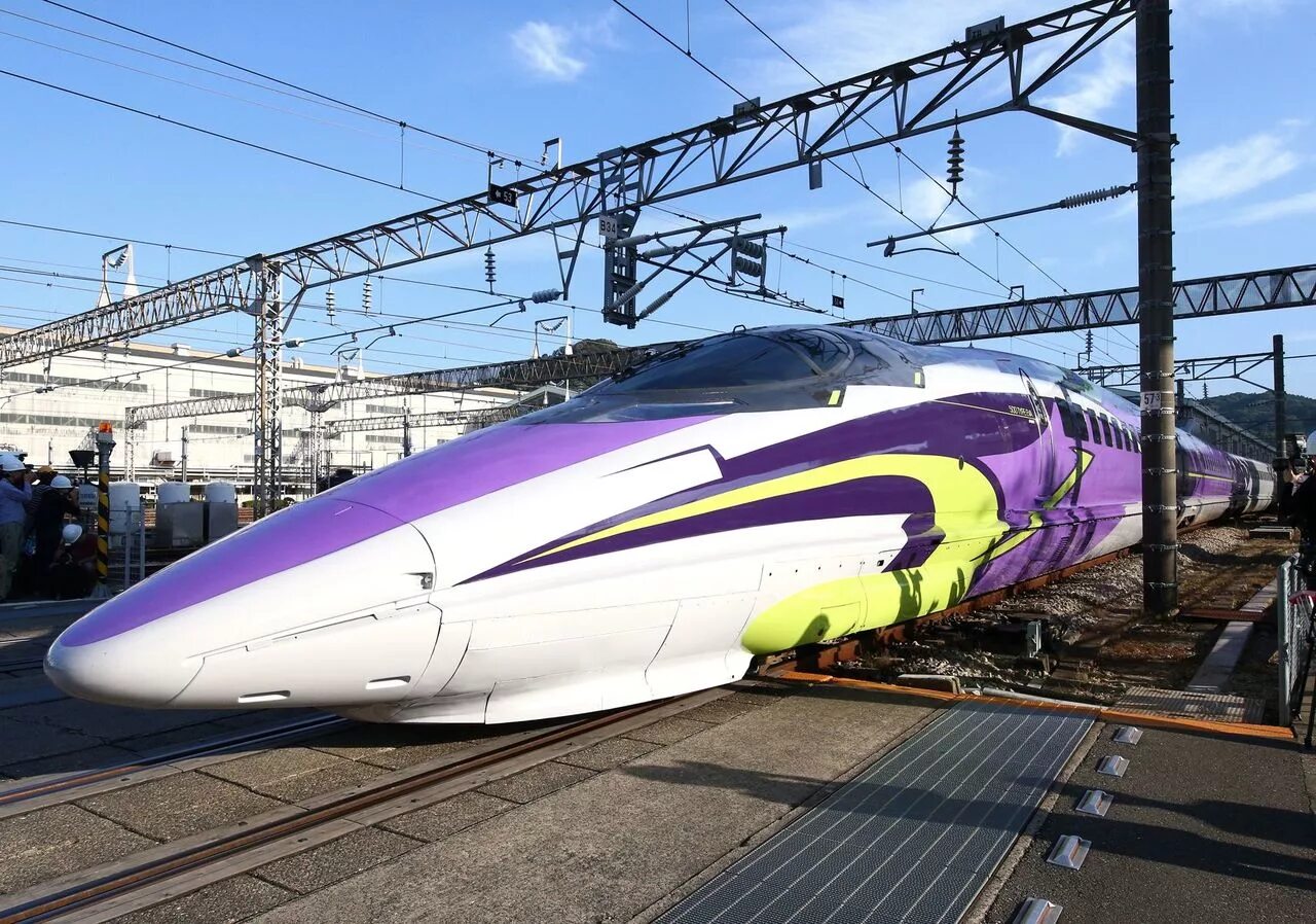 Есть ли скоростные поезда. Поезд Синкансэн в Японии. Высокоскоростные поезда Япония, Shinkansen. Скоростной поезд Синкансен. Скоростной поезд в Японии Синкансэн.