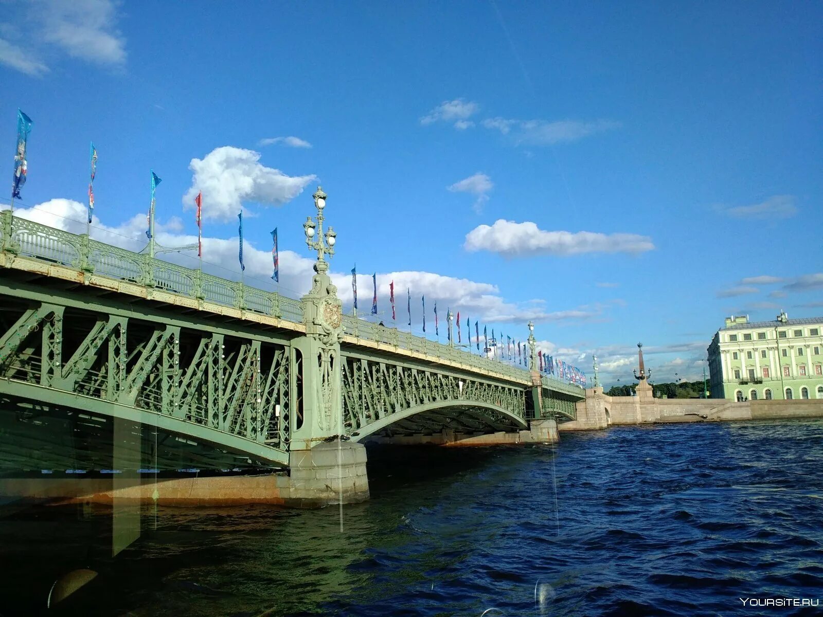 Мост какая система. Троицкий мост в Санкт-Петербурге. Троицкий мост мост Питер. Кировский мост в Санкт-Петербурге. Троицкий мост в Санкт-Петербурге днем.