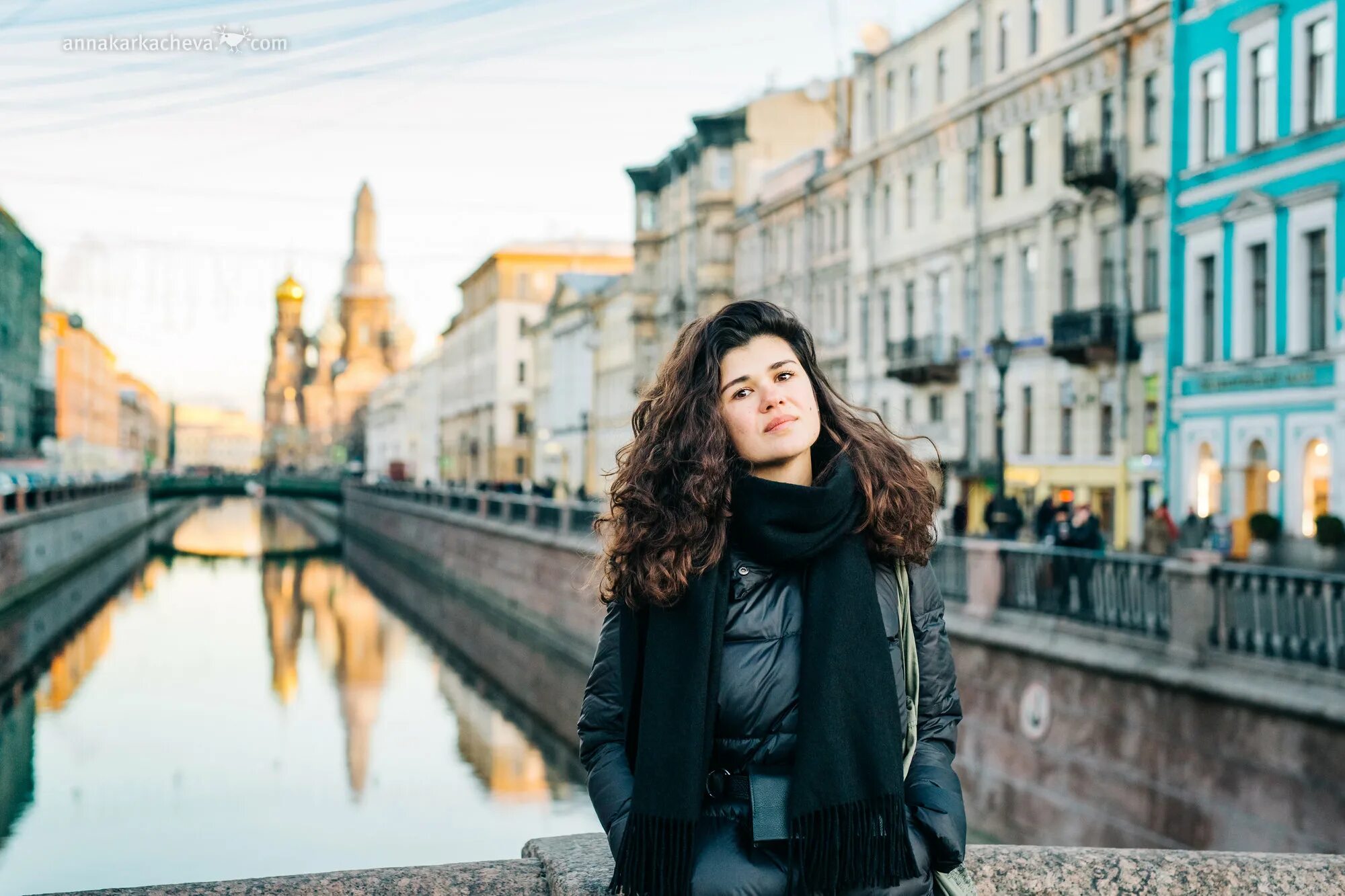 Woman спб. Красивые девушки Питера. Прогулочная фотосессия. Фотосессия прогулка по Питеру. Фотосессия в Питере девушка.