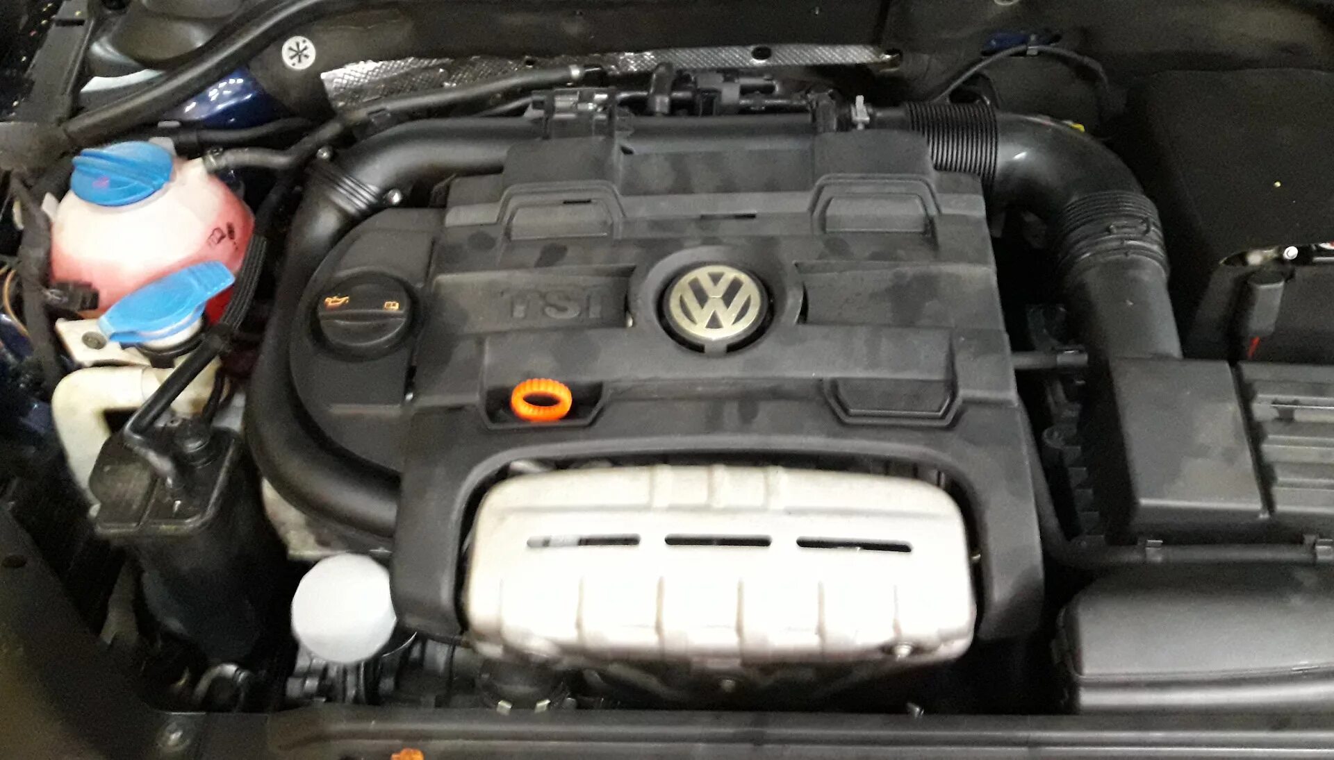 Двигатель volkswagen golf 7 2. 4 tsi 150 щуп. Номер двигателя джетта 1. Джетта 1. Двигатель tsi 1.