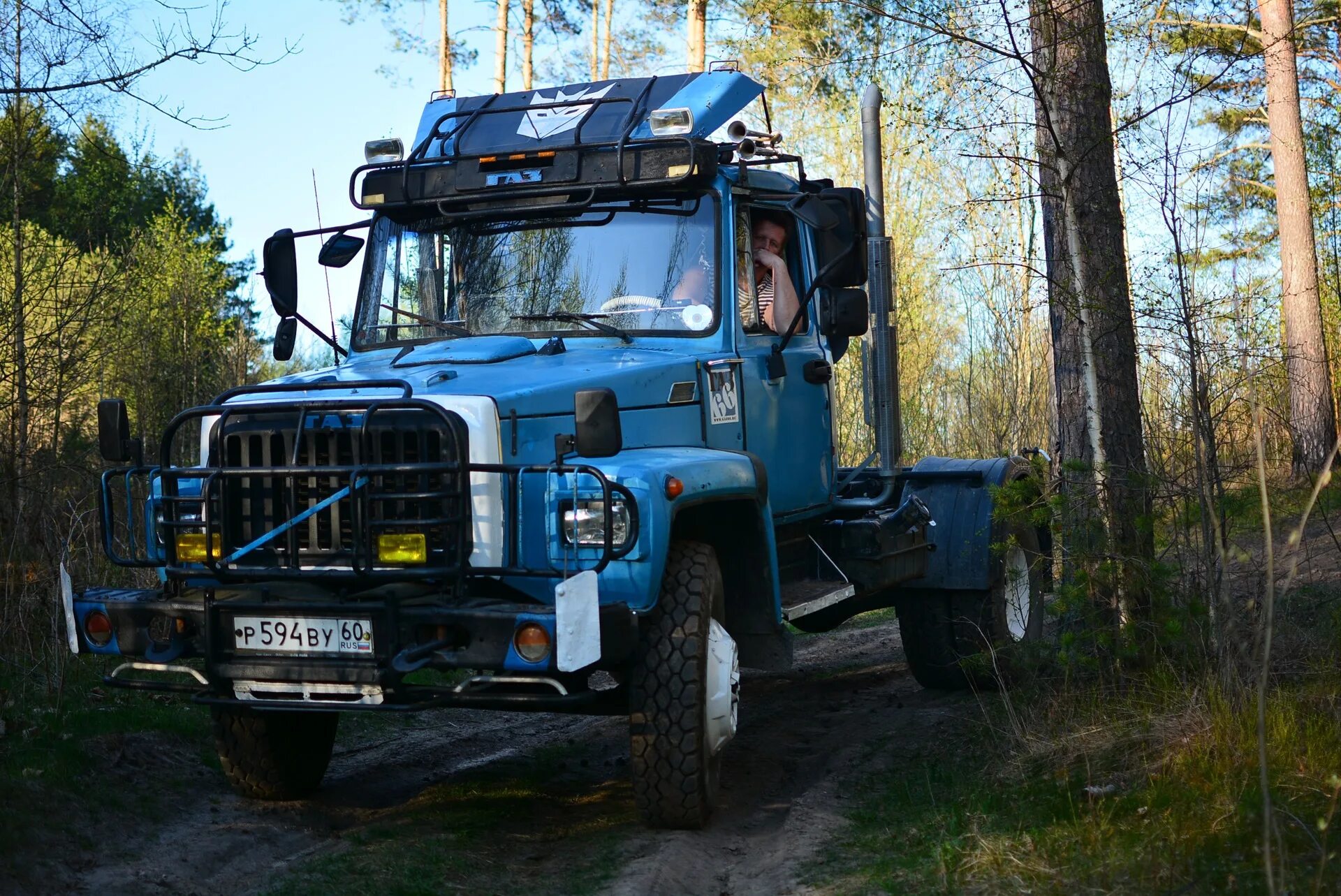 Грузовой автомобиль русский. ГАЗ 3307 тягач. ГАЗ 3307 вездеход. ГАЗ 3307 53. ГАЗ 3307 трехосный.