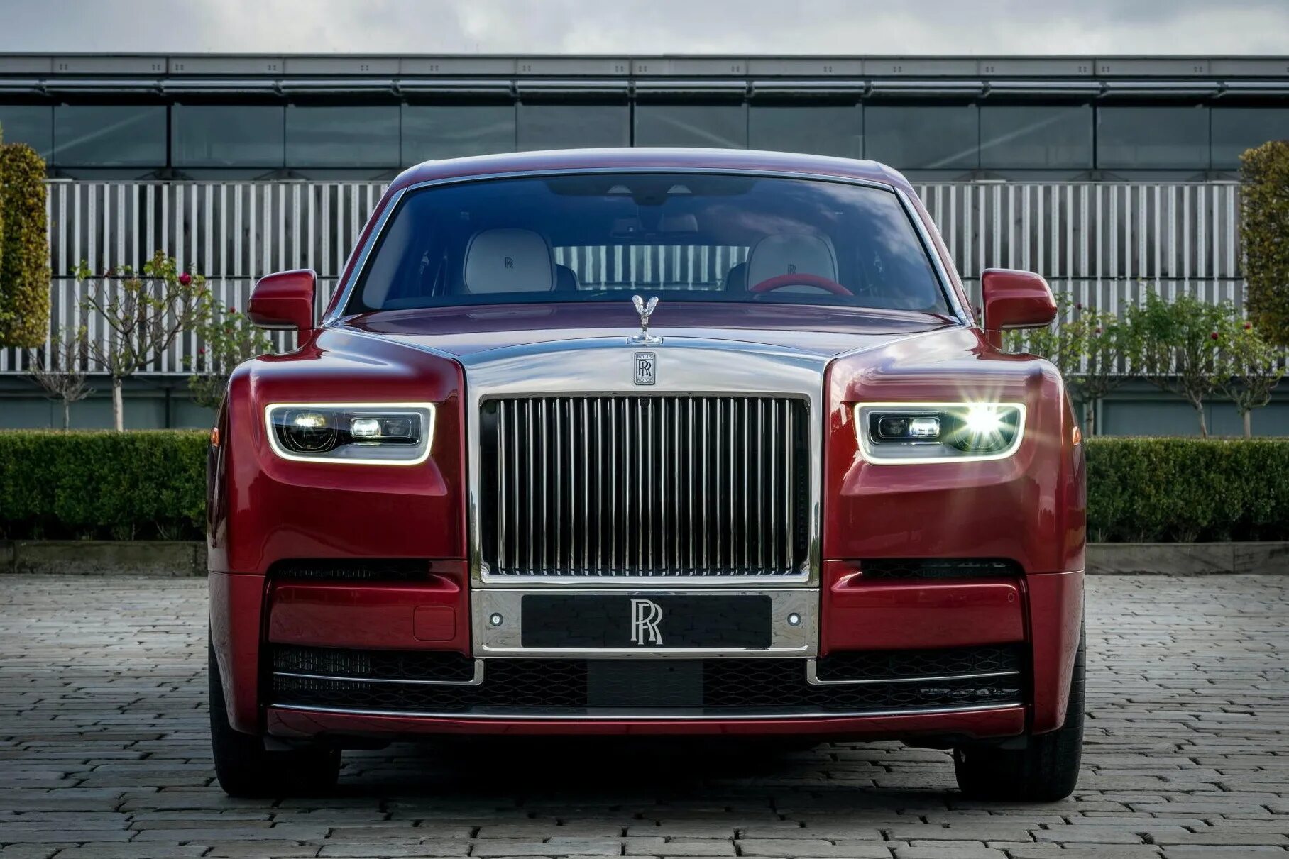 Автомобиль роллс ройс. Роллс Ройс Фантом. Роллс Ройс Фантом 2020. Машина Rolls Royce Phantom. Роллс Ройс Фантом 6.