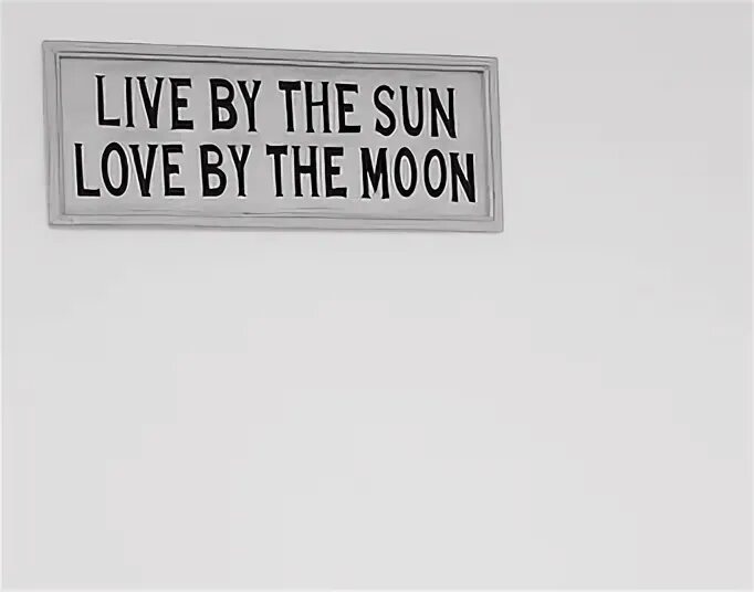 Who love the sun перевод песни. Selena gomez & the scene - love you like a love song. Lovers on the sun. Seasons песня. Maui sunset перевод.