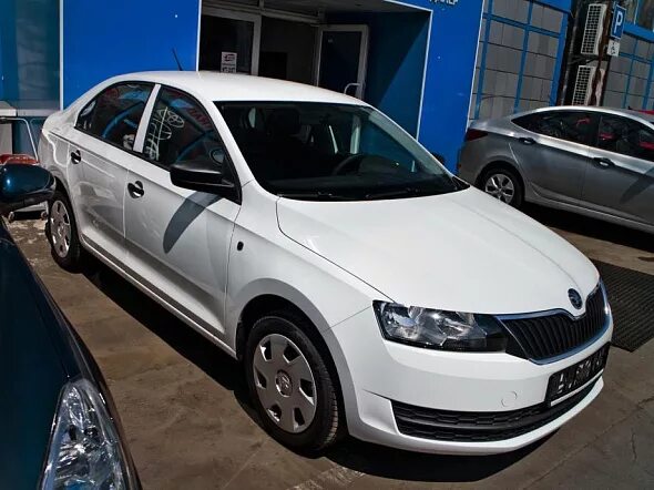 Шкода 1.6 механика купить. Шкода Рапид 2014. Шкода Рапид 2014 1.6. Skoda Rapid, 2014 г.в.. Шкода Шкода Рапид 2014 год.