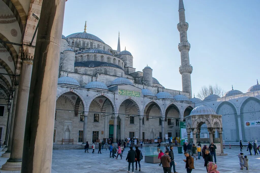 Голубая мечеть турция. День мечеть. Стамбул). Турция достопримечательности стамбула голубая мечеть. Мечеть султана ахмеда.
