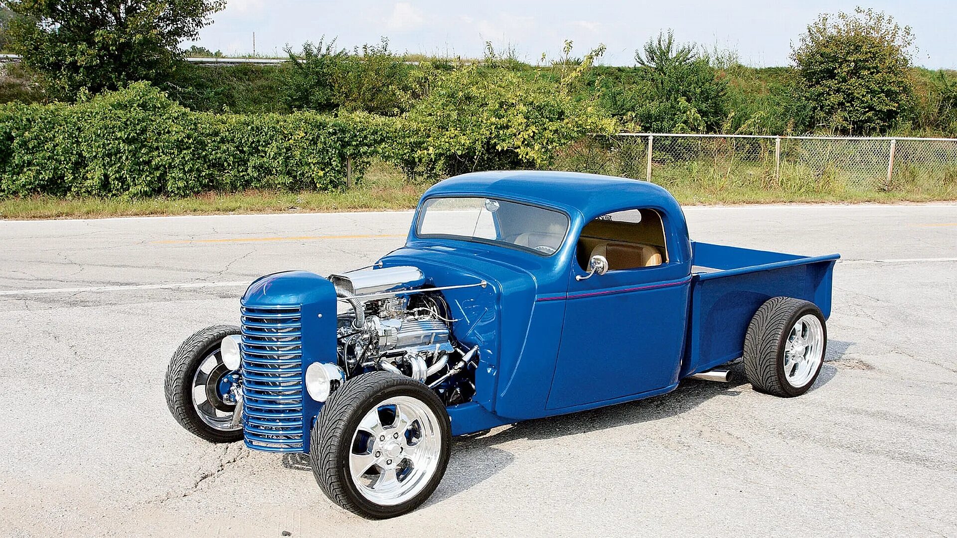 Hot pick up. Hot Rod Шевроле. Хот род ЗИЛ 130. Ford 32 Pickup hot Rod. Chevrolet 150 Utility sedan hot Rod.