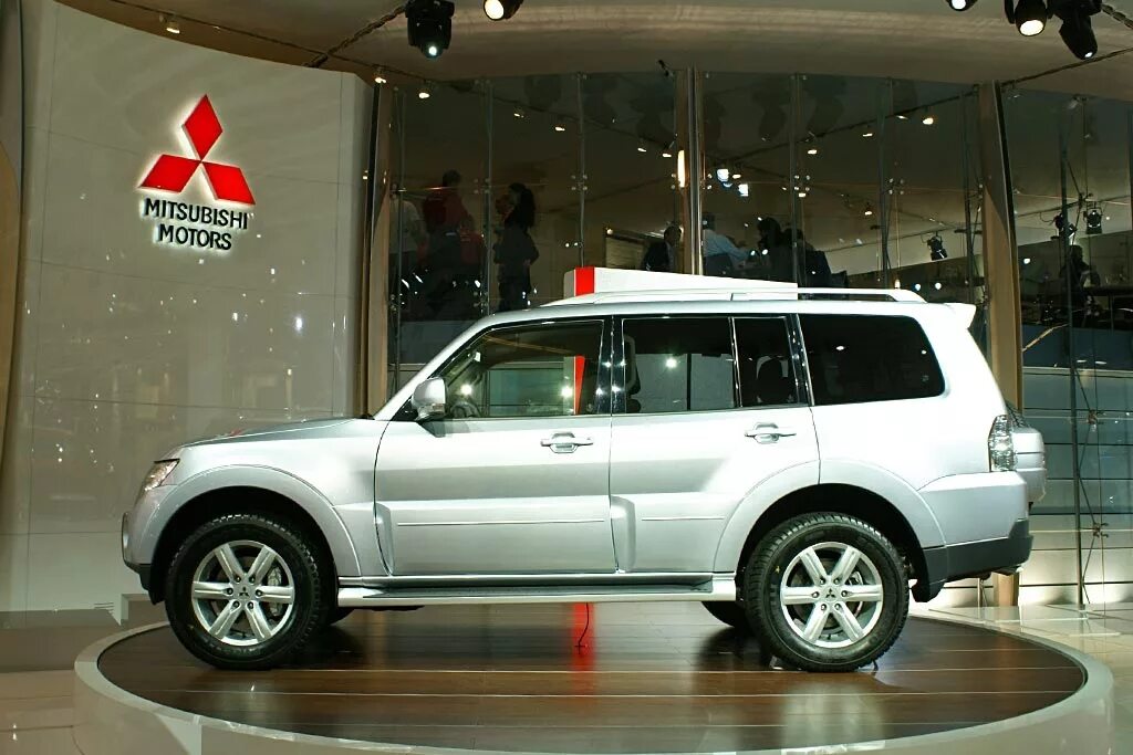 Мицубиси паджеро года выпуска. Mitsubishi Pajero 2007. Паджеро 4 мини. Паджеро 4 2007 5 дверей. Митсубиси Паджеро белая 2007.