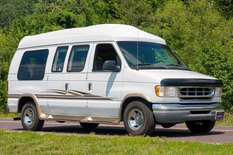 Форд эконолайн купить. Форд Эконолайн 1998. Ford Econoline e150. Ford e350 Эконолайн. Ford e-150 e-250 Econoline.