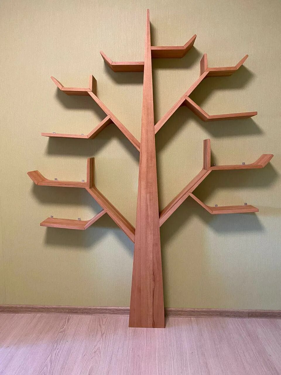 Tree shelf