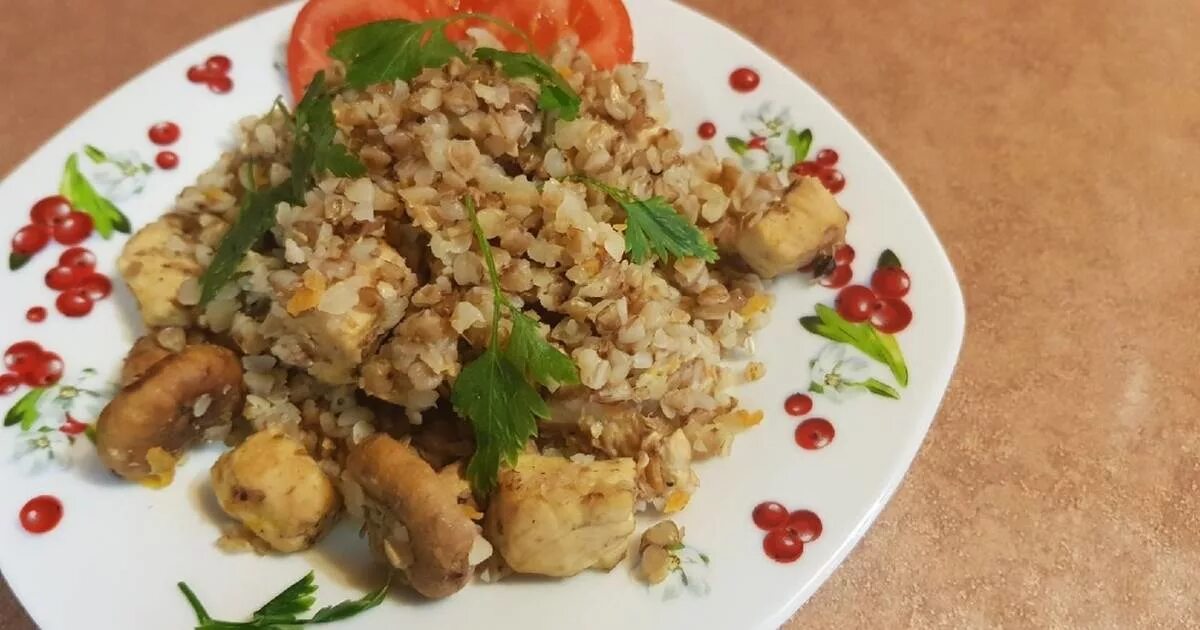 Гречка с курицей и грибами. Гречка с овощами и курицей в духовке. Гречка с окорочками в духовке. Гречка с курицей и грибами в духовке. Гречка с окорочками в духовке.
