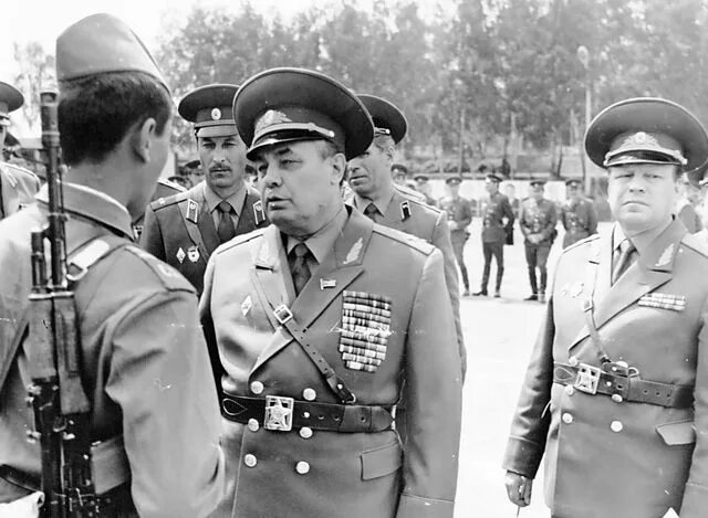 Генералы гсвг. 1986-1987 генерал армии беликов. Генерал беликов валерий александрович. Генерал армии зайцев. Генералы гсвг.
