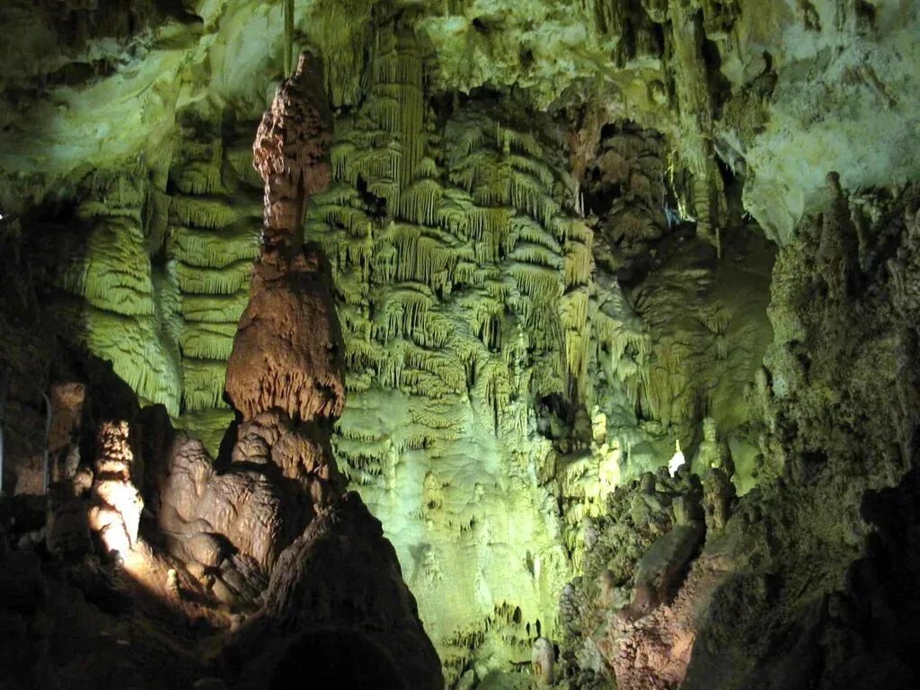 водопад пасть дракона сочи. пасть пещера. кунгурская ледяная пещера грот данте. пасть пещера. водопад пасть дракона и пещера глубокий яр.
