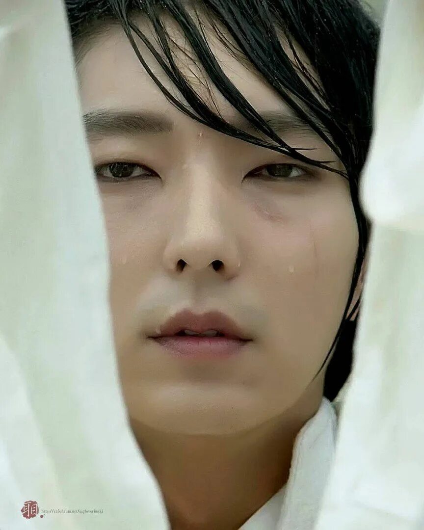 Ванг со. Lee Joon gi Wang so. Wang so.