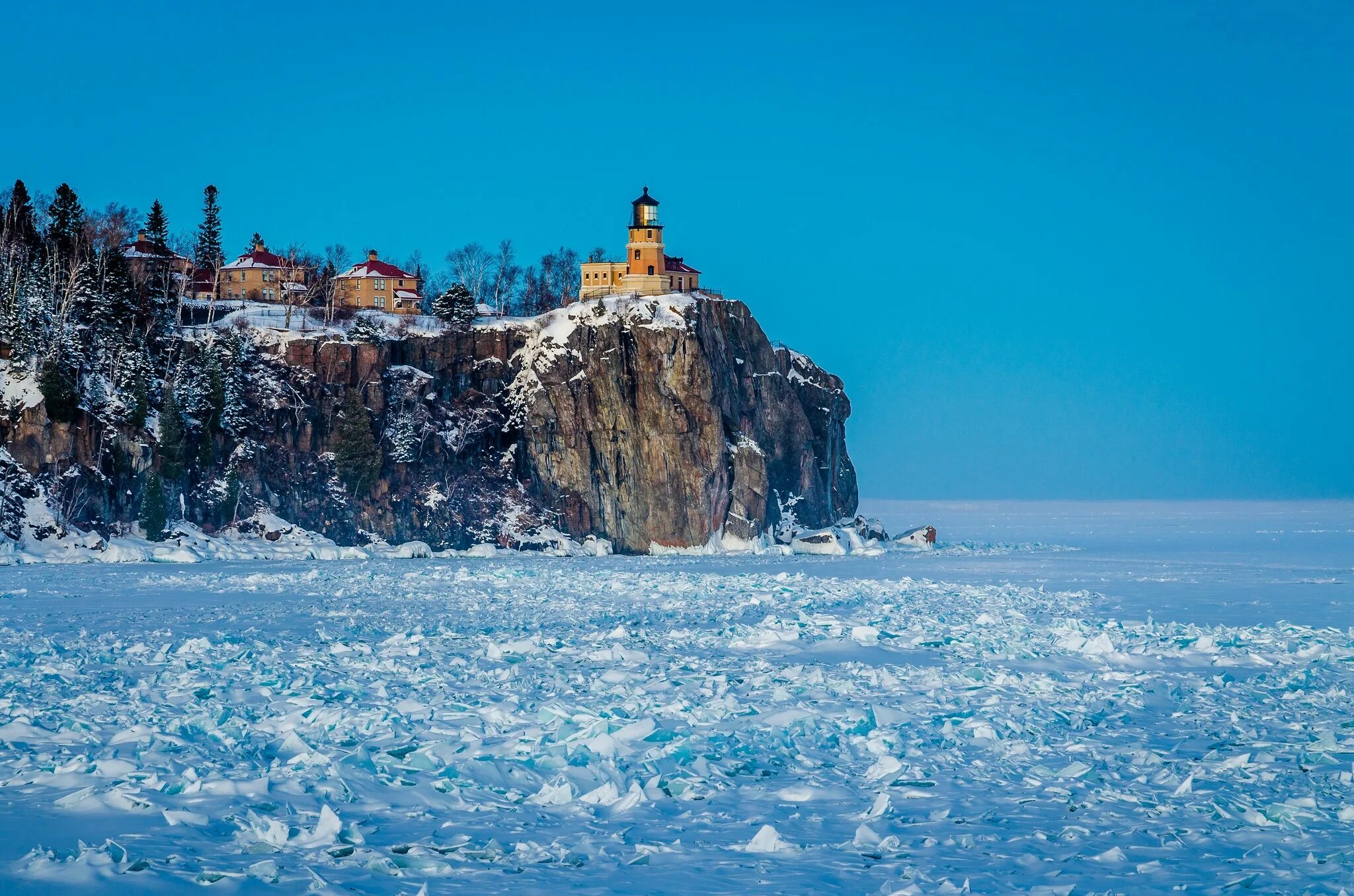 Замерзший берег