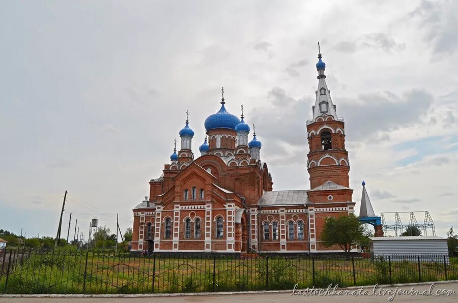 Коробейниково алтайский край погода усть пристанский. Коробейниково Алтайский край Церковь. Казанский храм Коробейниково Алтайский край. Богородице-Казанский монастырь (Коробейниково). Село Коробейниково Алтайский край монастырь.