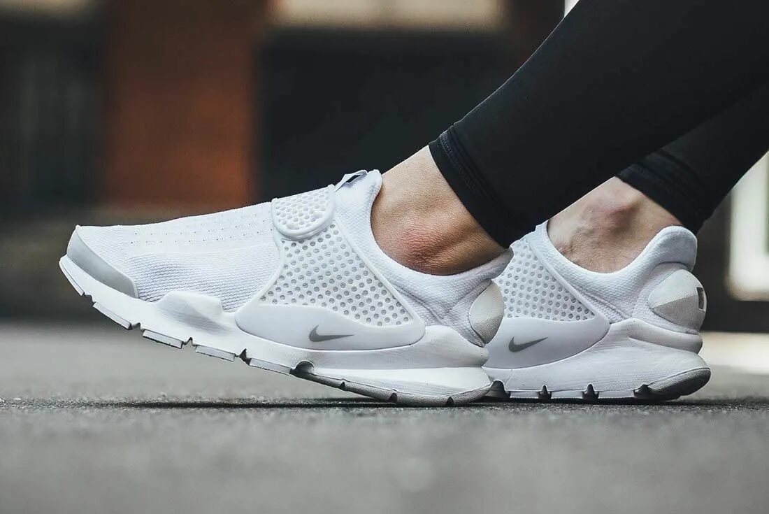 Nike sock dart. Nike sock dart white. nike sock dart белые. nike socks dart женские.
