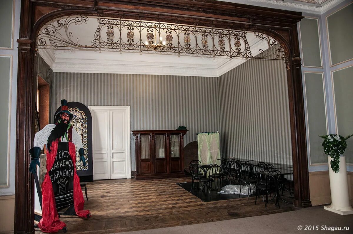 Актеры театра эрмитаж москва. Особняк стахеева готический зал. Оказавшийся в домашнем театре. Оказавшийся в домашнем театре. Красная шапочка опера кюи театр сац.
