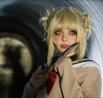 Sandy サ ン デ ィ on Instagram: "Let me cut you a little ♥ . 📸 @gravityma...