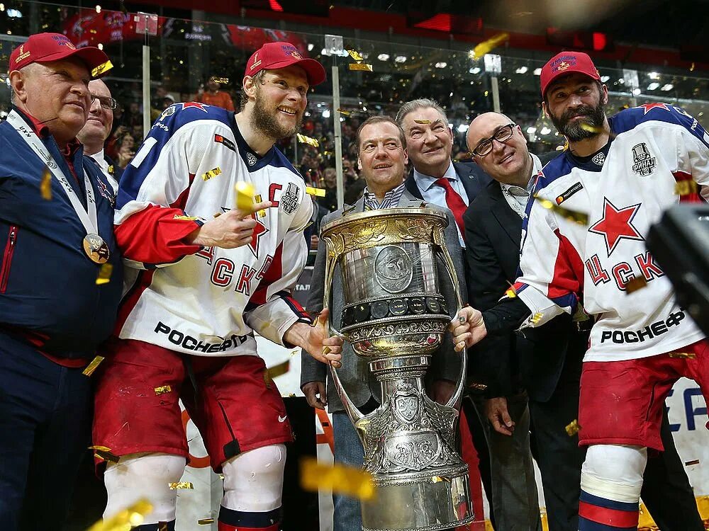Список хоккеистов обладателей кубка. Чемпионы nhl. Ковальчук кубок гагарина. Нхл кубок стэнли. Колорадо эвеланш кубок стэнли 2022.