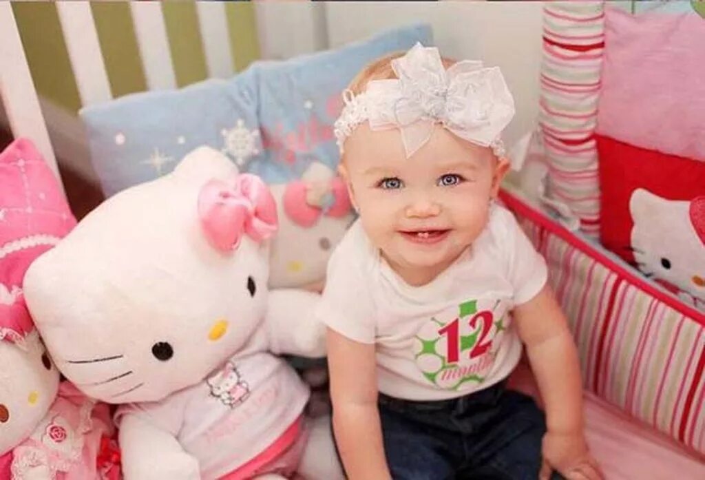 девочки до года. красивые девочки до года. маленькие детки. ребенок 1 год девочка. маленькие детки девочки.