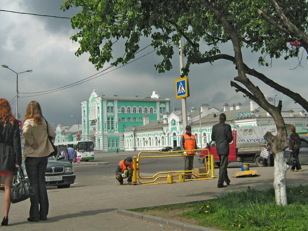 Город череповец является. Череповец жители. череповец население. население города череповец. череповец 2005 год.