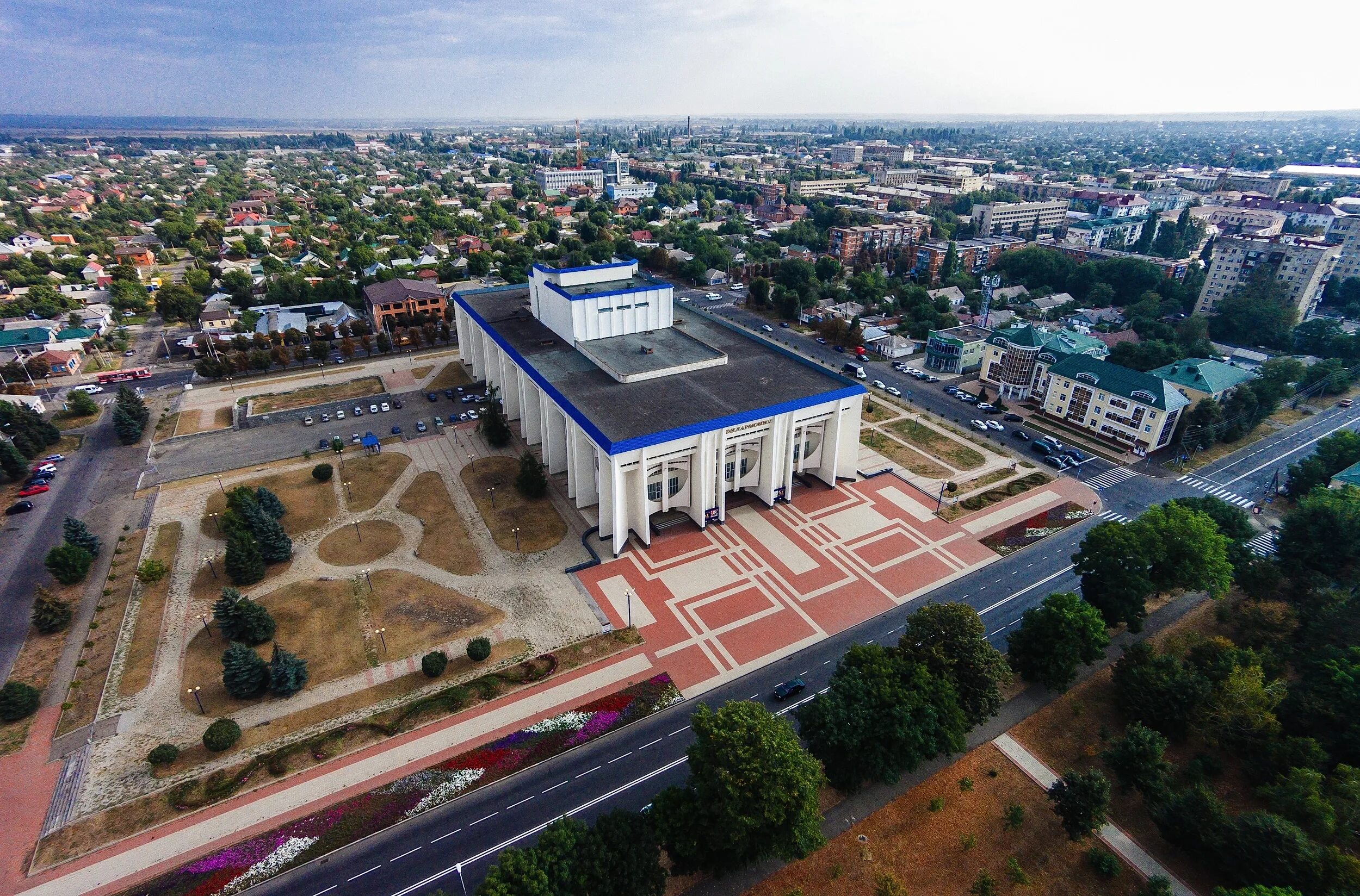 Майкоп центральный парк. Майкоп картинки города. Горпарк майкопа осенью. Майкоп столица адыгеи. Краснодарский край город майкоп республика адыгея.
