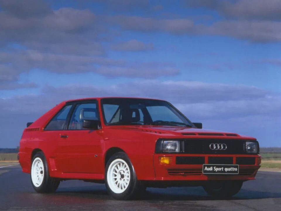 Audi 80 sport quattro. Quattro автомобиль. 84 audi sport quattro. Quattro автомобиль. Ауди кватро 1986.